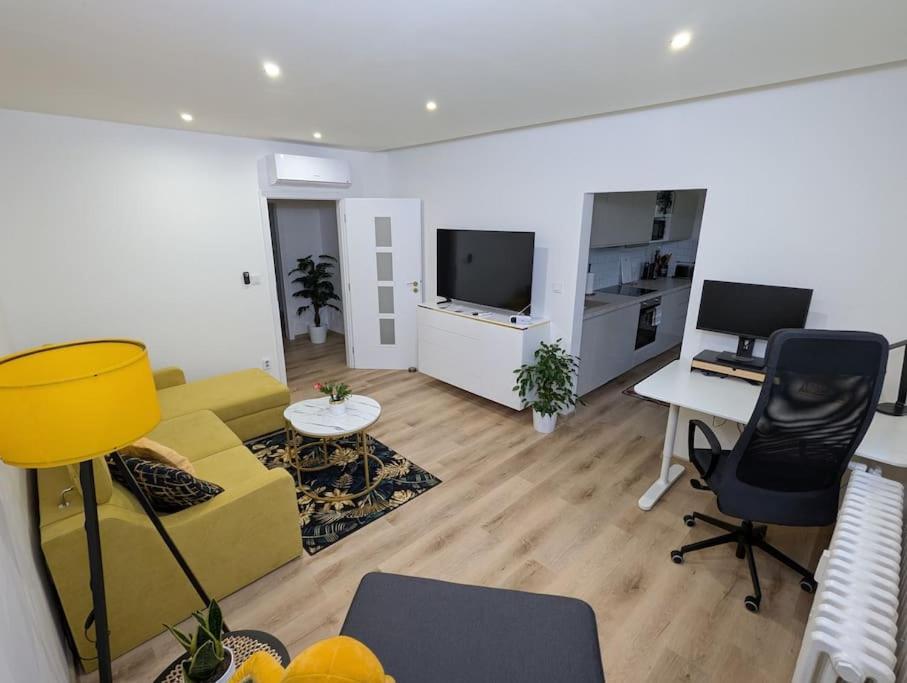 זנוימו Cool Apartment מראה חיצוני תמונה